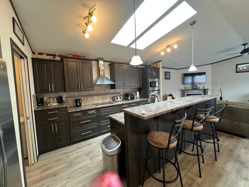 812 5 A Street Fox Creek AB T0H 1P0