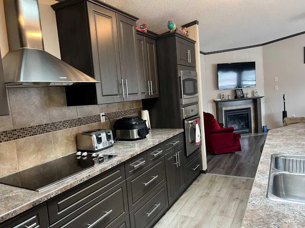 812 5 A Street Fox Creek AB T0H 1P0
