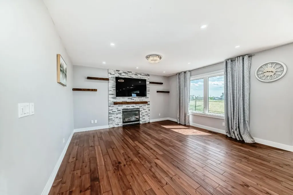 240076 Paradise Meadow Drive Chestermere AB T1X 0M8