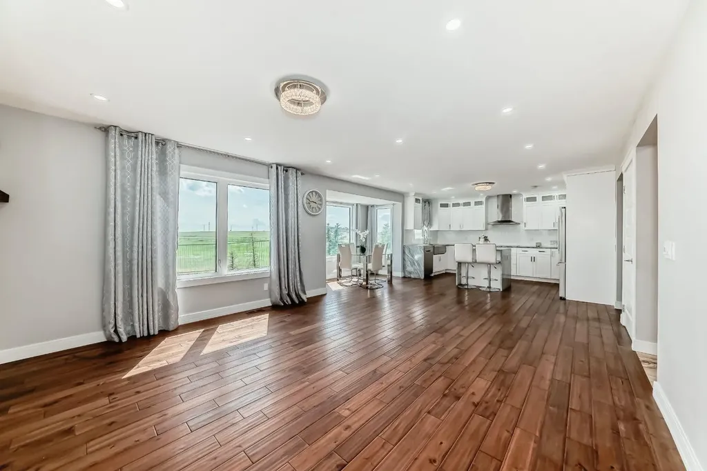240076 Paradise Meadow Drive Chestermere AB T1X 0M8