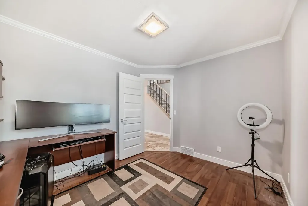 240076 Paradise Meadow Drive Chestermere AB T1X 0M8