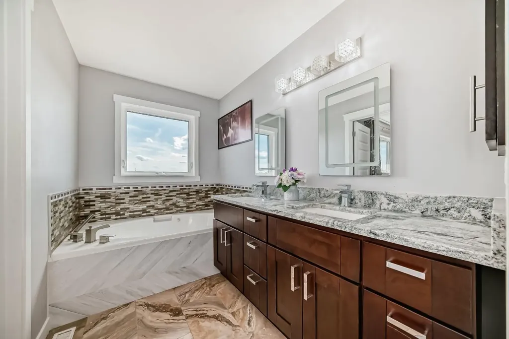 240076 Paradise Meadow Drive Chestermere AB T1X 0M8