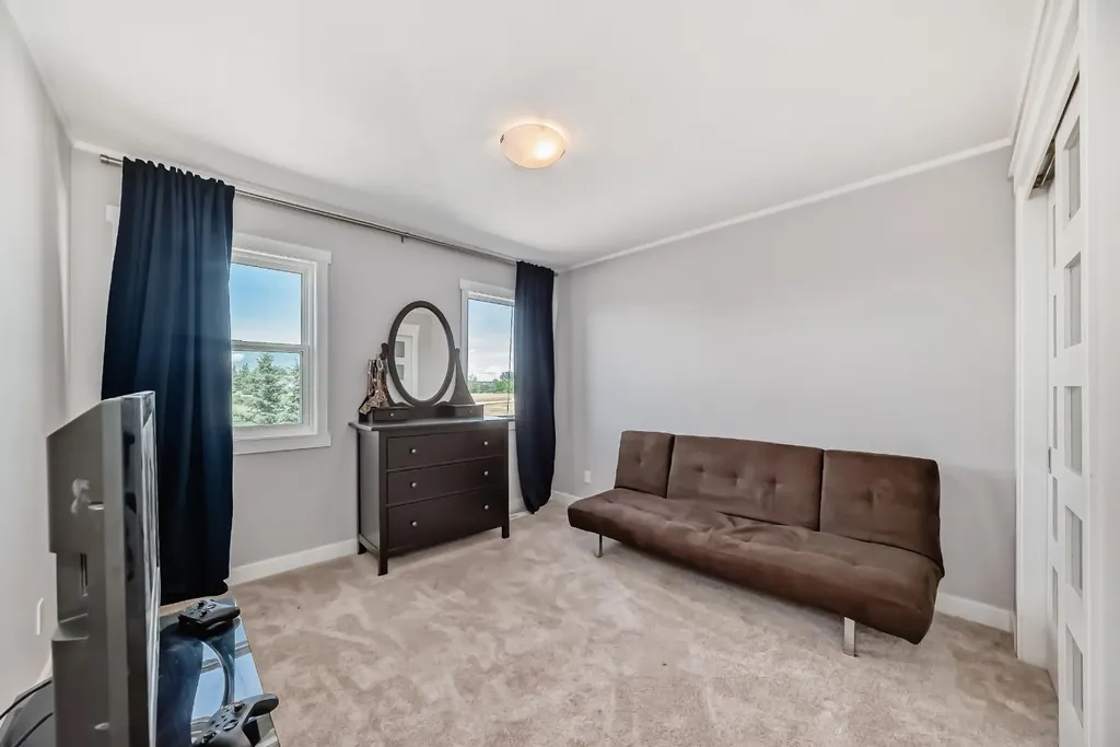 240076 Paradise Meadow Drive Chestermere AB T1X 0M8