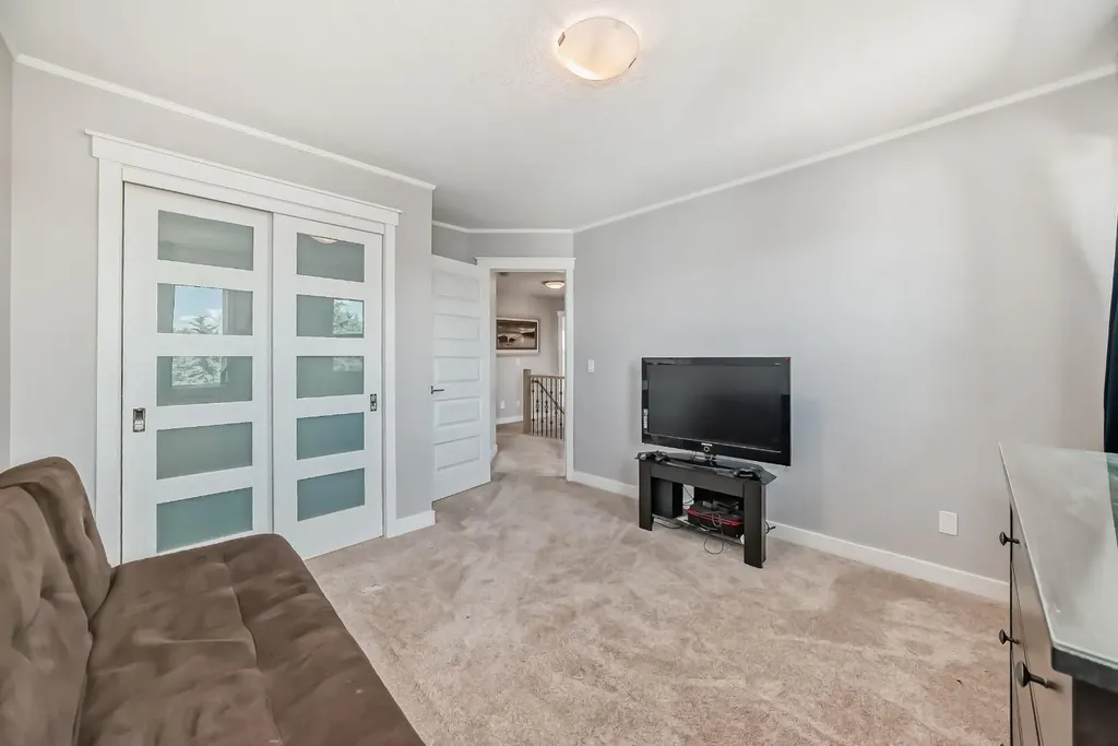 240076 Paradise Meadow Drive Chestermere AB T1X 0M8