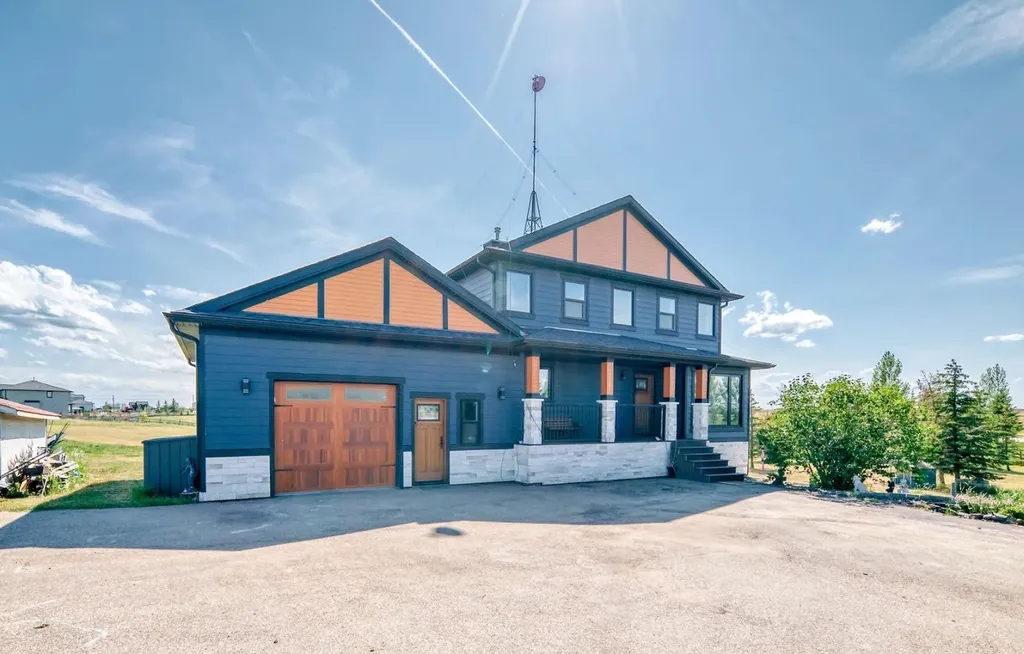 240076 Paradise Meadow Drive Chestermere AB T1X 0M8