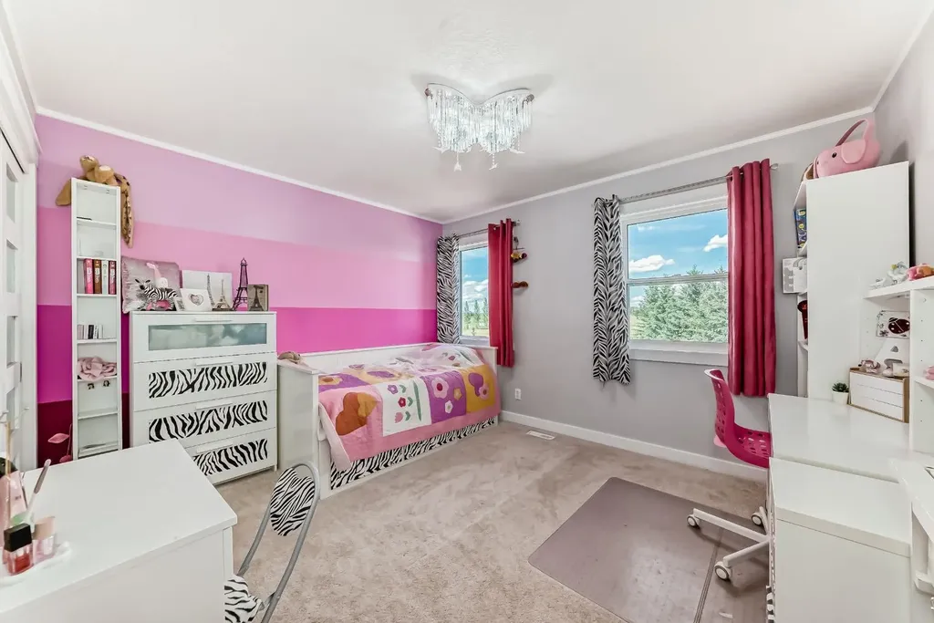 240076 Paradise Meadow Drive Chestermere AB T1X 0M8