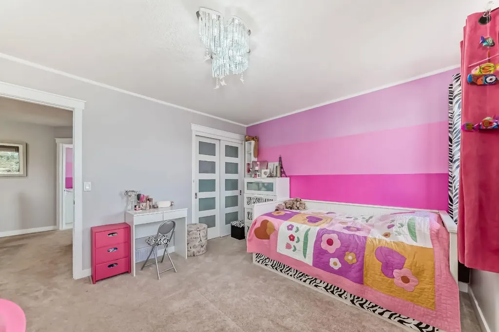 240076 Paradise Meadow Drive Chestermere AB T1X 0M8
