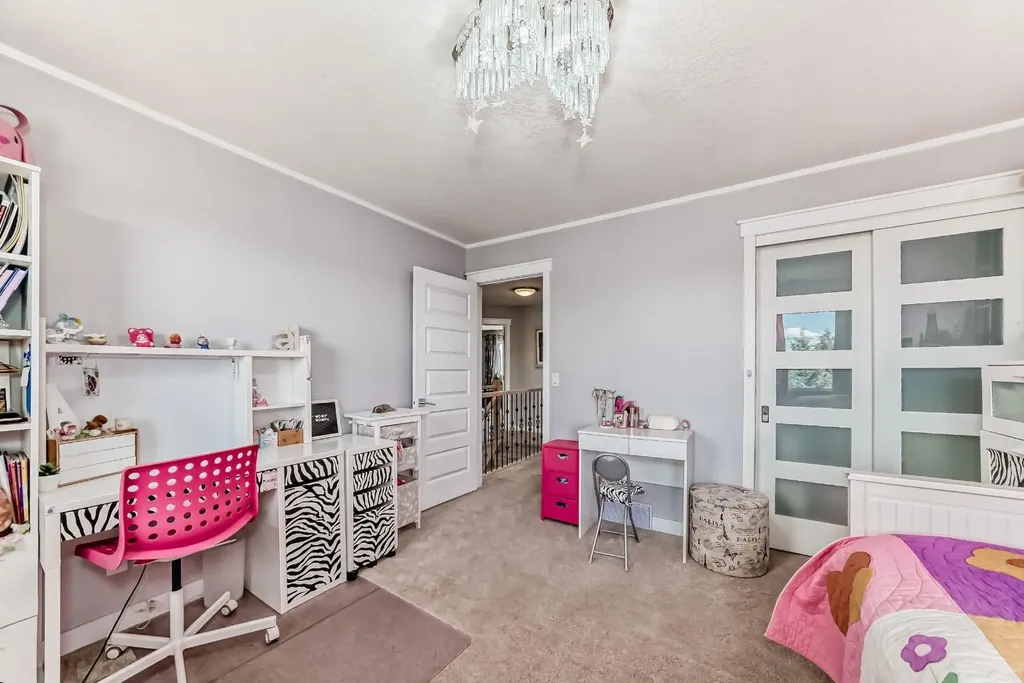240076 Paradise Meadow Drive Chestermere AB T1X 0M8