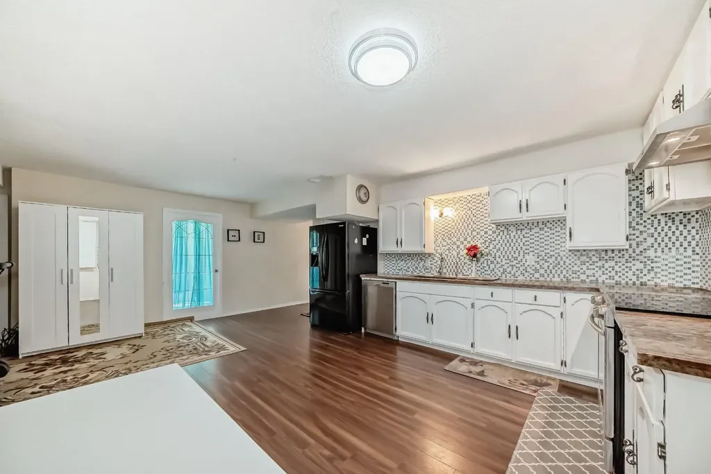 240076 Paradise Meadow Drive Chestermere AB T1X 0M8