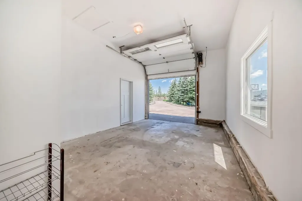 240076 Paradise Meadow Drive Chestermere AB T1X 0M8