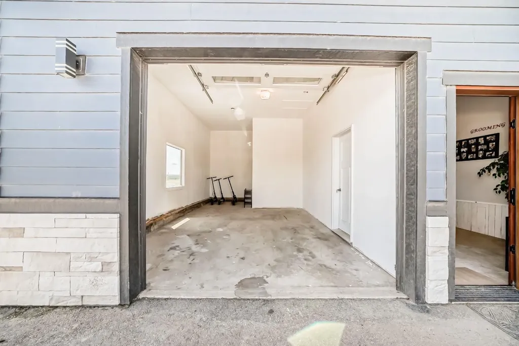240076 Paradise Meadow Drive Chestermere AB T1X 0M8