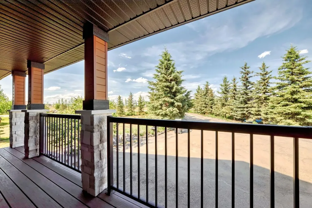 240076 Paradise Meadow Drive Chestermere AB T1X 0M8