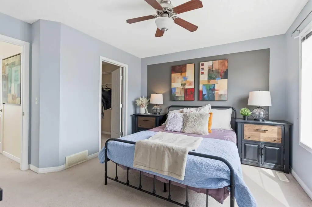 166 Everhollow Heights SW Calgary AB T2Y 5B3