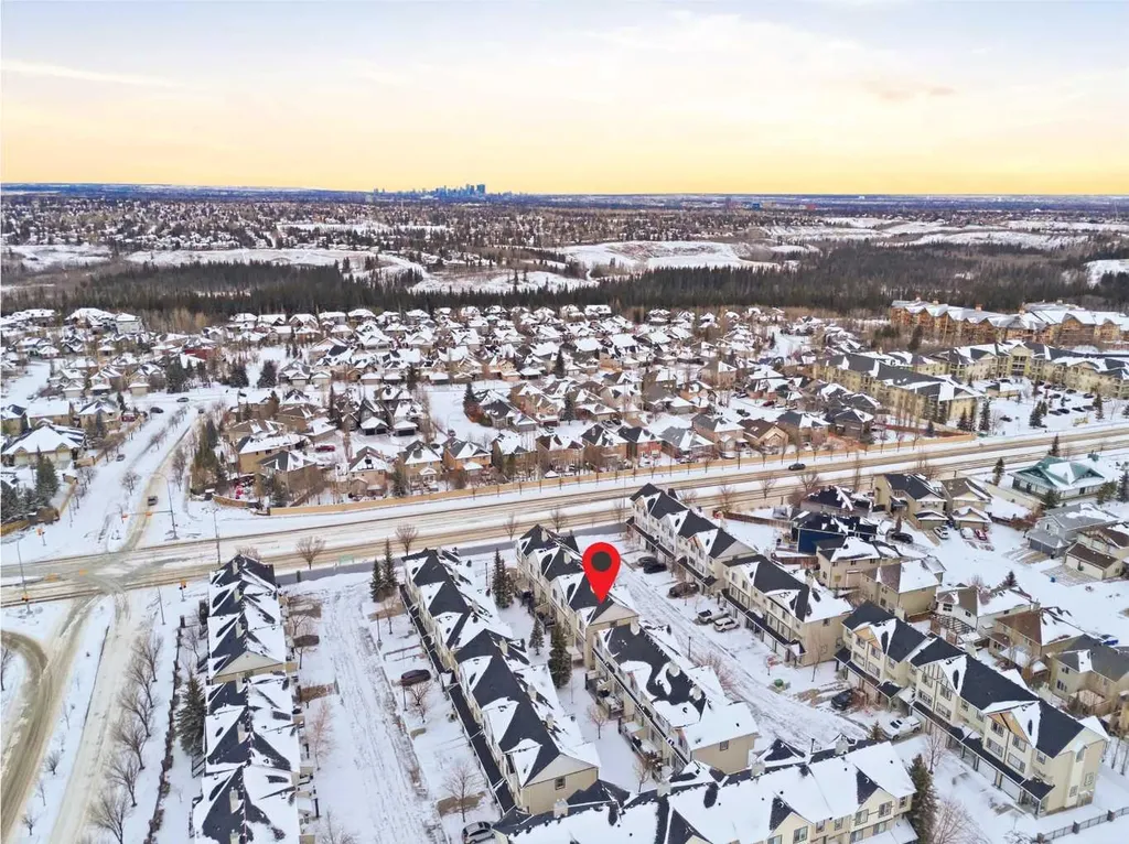 166 Everhollow Heights SW Calgary AB T2Y 5B3