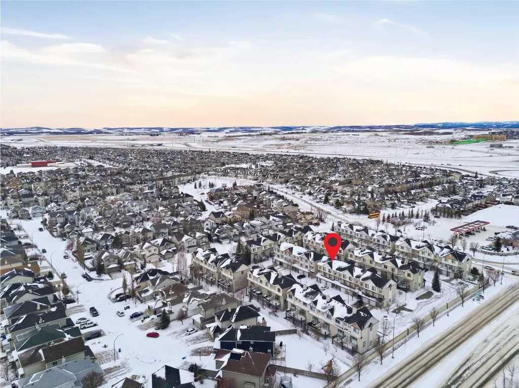166 Everhollow Heights SW Calgary AB T2Y 5B3