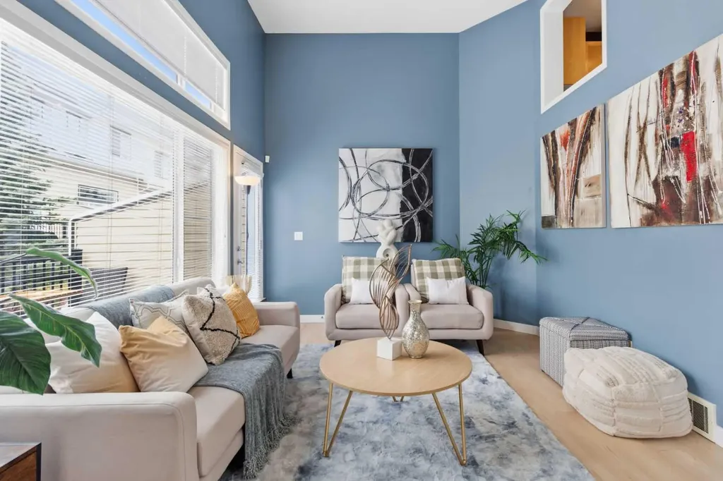166 Everhollow Heights SW Calgary AB T2Y 5B3