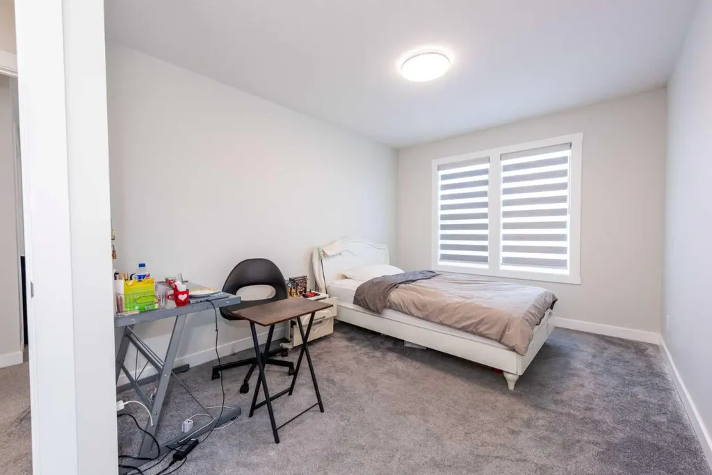 137 Edith Villas NW Calgary AB T3R 1Y8