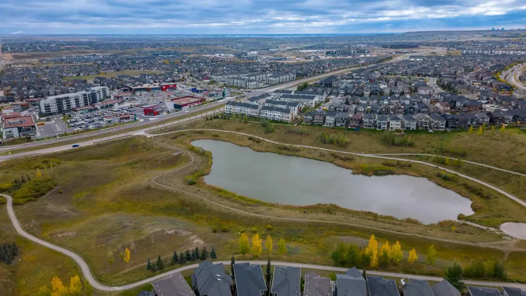 137 Edith Villas NW Calgary AB T3R 1Y8