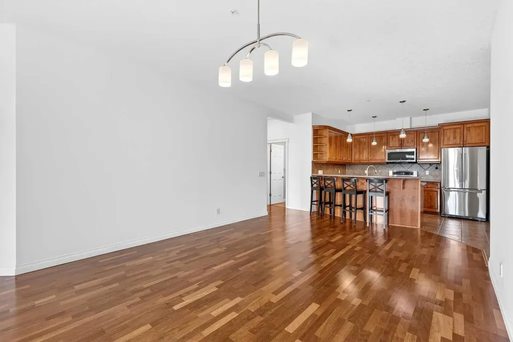 14 Hemlock Crescent SW Calgary AB T3C 2Z1