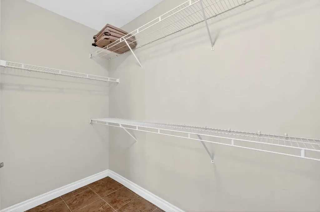 14 Hemlock Crescent SW Calgary AB T3C 2Z1