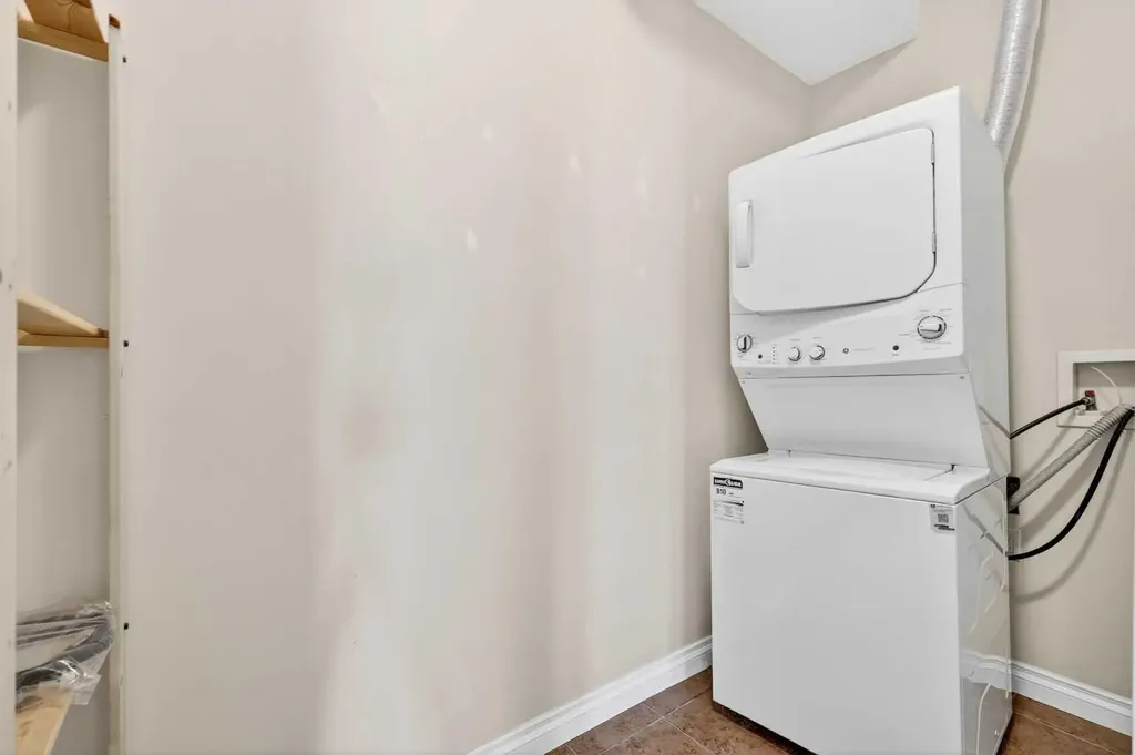 14 Hemlock Crescent SW Calgary AB T3C 2Z1