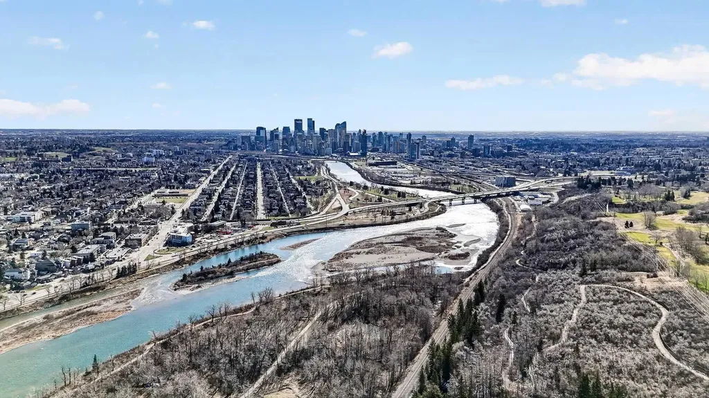 14 Hemlock Crescent SW Calgary AB T3C 2Z1