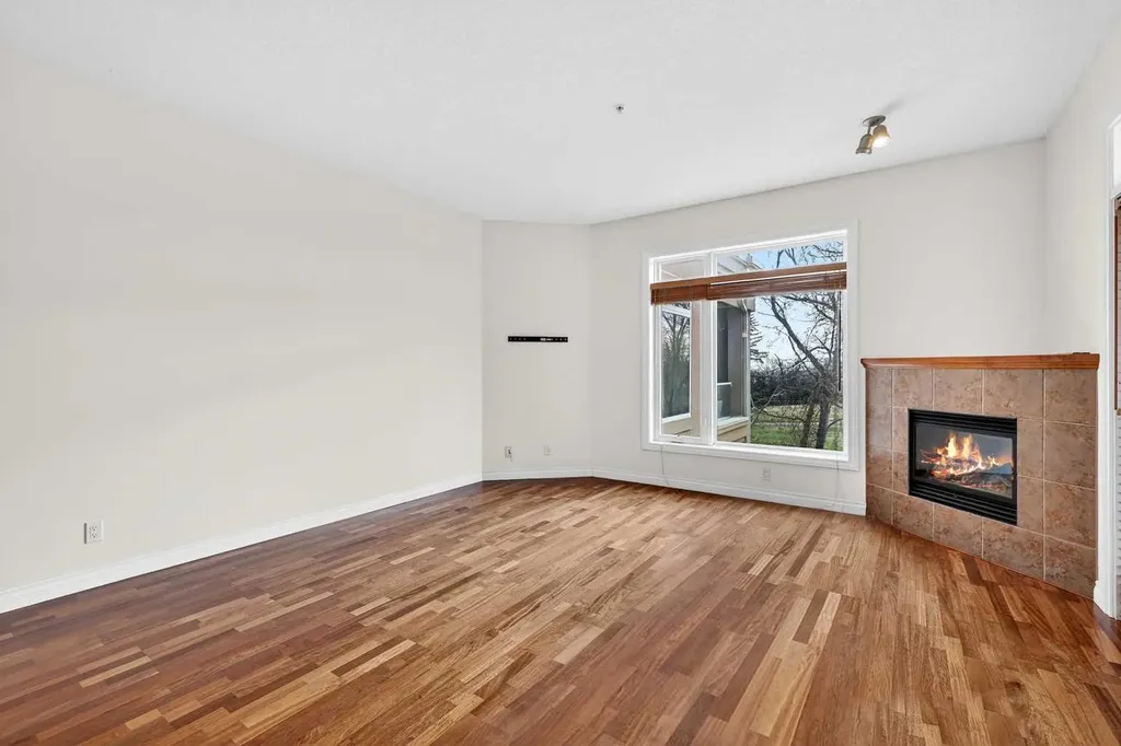 14 Hemlock Crescent SW Calgary AB T3C 2Z1