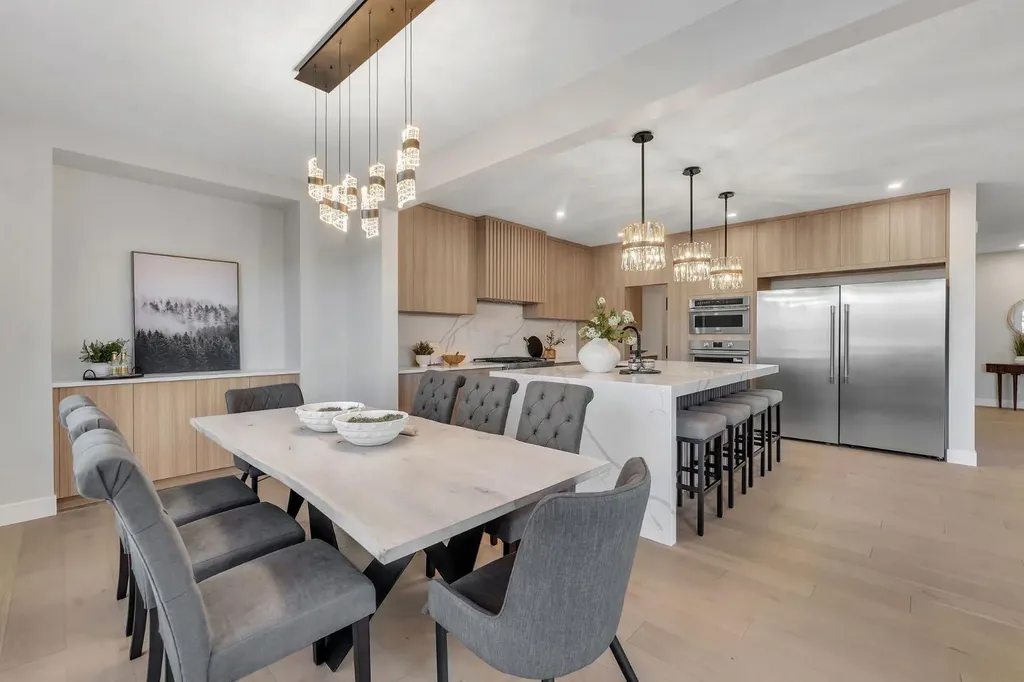 28 Spring Creek Point SW Calgary AB T3H 6E2