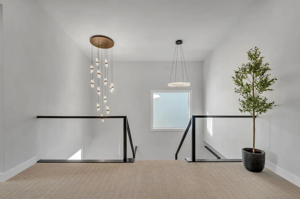 28 Spring Creek Point SW Calgary AB T3H 6E2