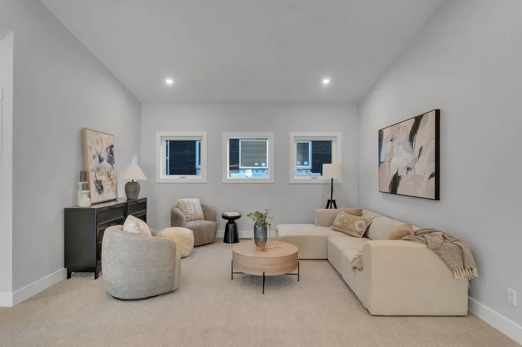 28 Spring Creek Point SW Calgary AB T3H 6E2