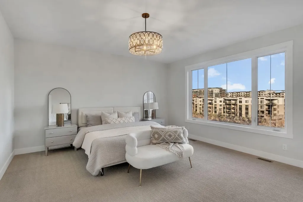 28 Spring Creek Point SW Calgary AB T3H 6E2