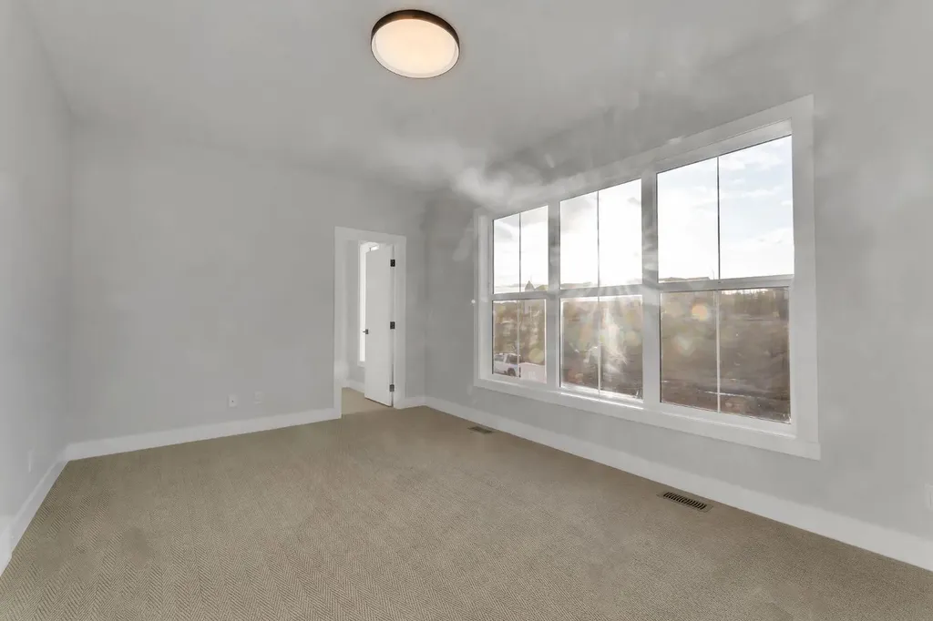28 Spring Creek Point SW Calgary AB T3H 6E2