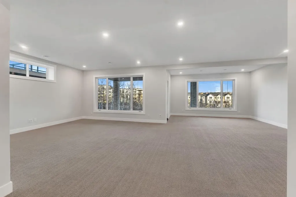 28 Spring Creek Point SW Calgary AB T3H 6E2