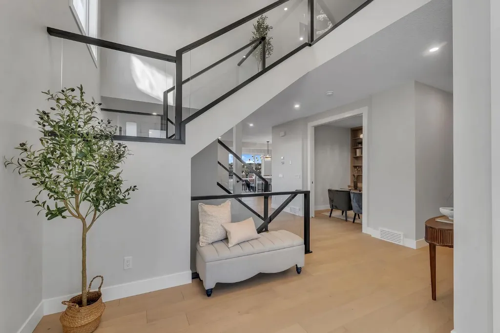 28 Spring Creek Point SW Calgary AB T3H 6E2
