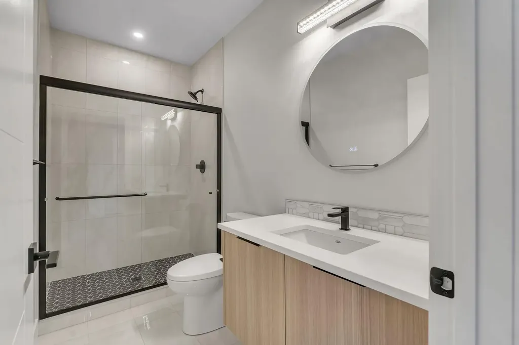 28 Spring Creek Point SW Calgary AB T3H 6E2