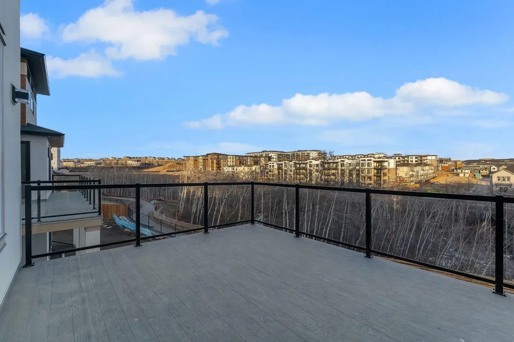 28 Spring Creek Point SW Calgary AB T3H 6E2