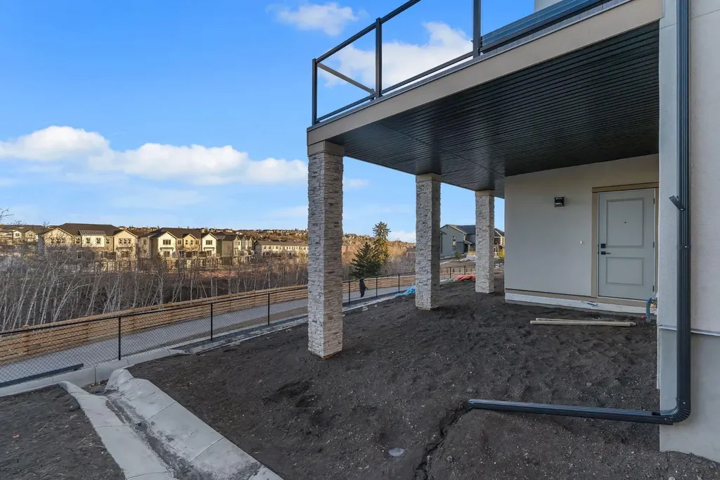 28 Spring Creek Point SW Calgary AB T3H 6E2