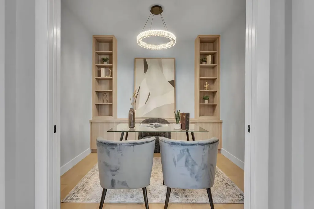 28 Spring Creek Point SW Calgary AB T3H 6E2