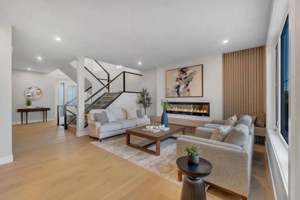 28 Spring Creek Point SW Calgary AB T3H 6E2