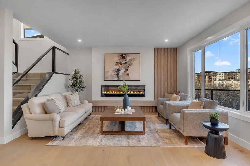 28 Spring Creek Point SW Calgary AB T3H 6E2