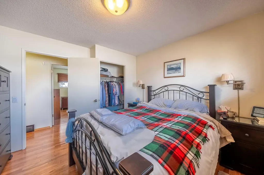 116 Dovercrest Way SE Calgary AB T2B 2L9