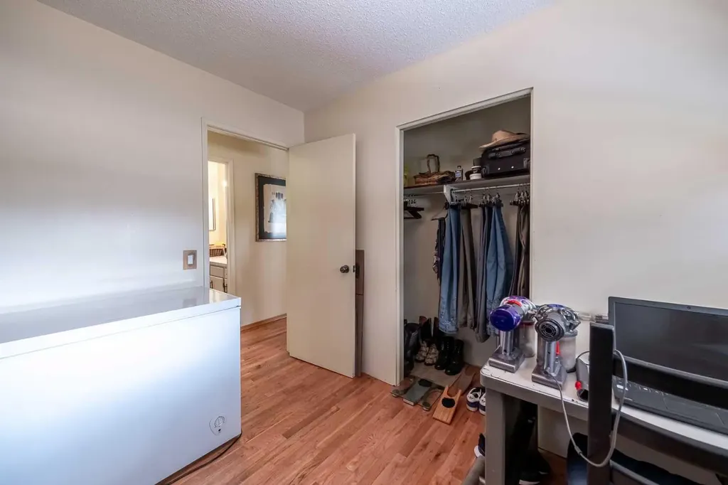 116 Dovercrest Way SE Calgary AB T2B 2L9