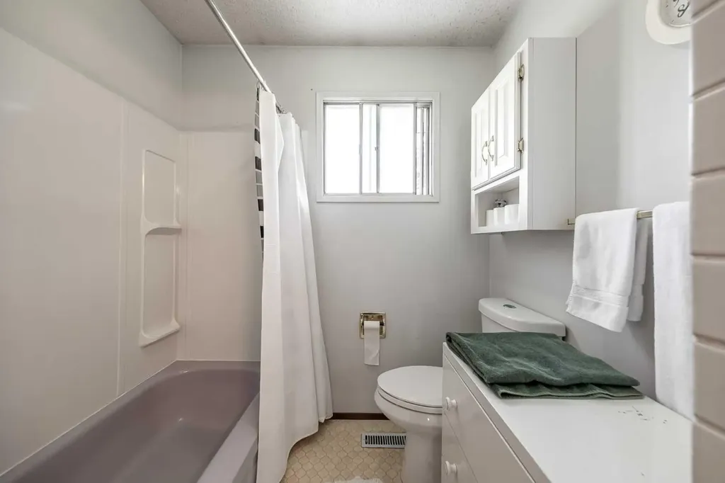 116 Dovercrest Way SE Calgary AB T2B 2L9