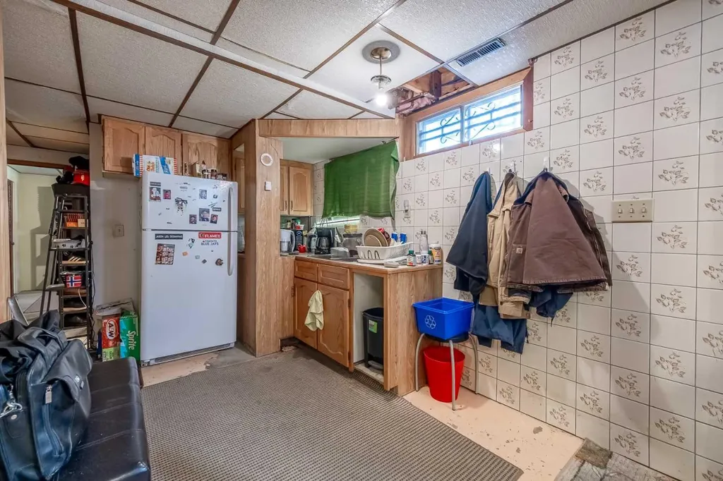 116 Dovercrest Way SE Calgary AB T2B 2L9