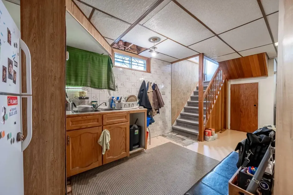 116 Dovercrest Way SE Calgary AB T2B 2L9