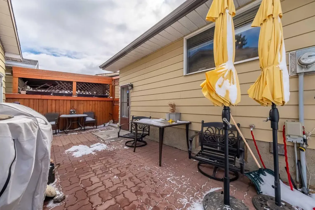 116 Dovercrest Way SE Calgary AB T2B 2L9