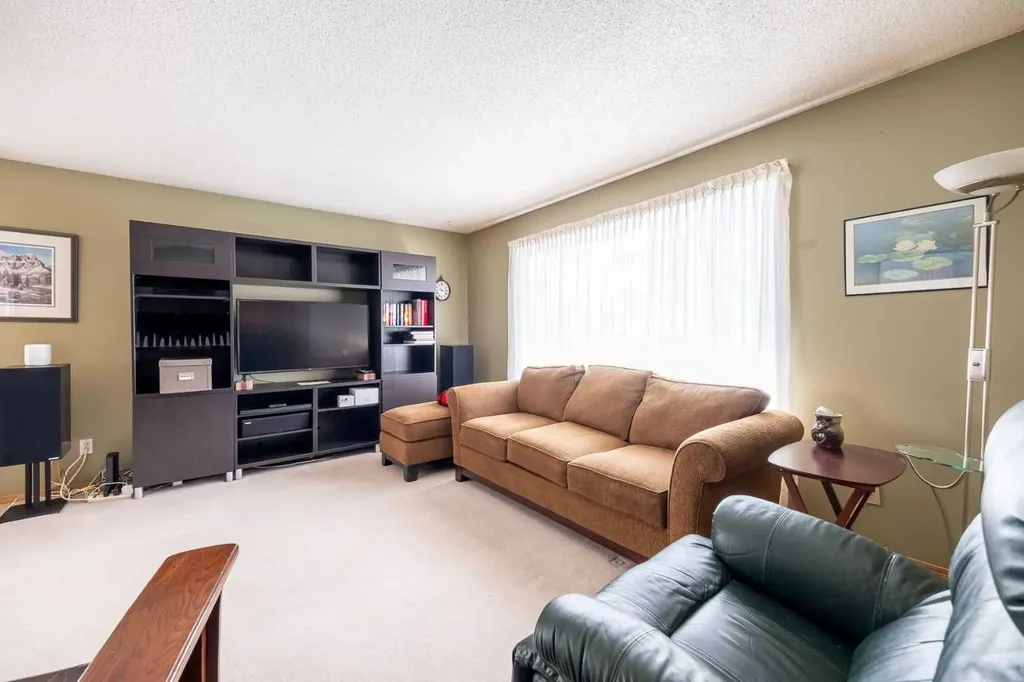 116 Dovercrest Way SE Calgary AB T2B 2L9