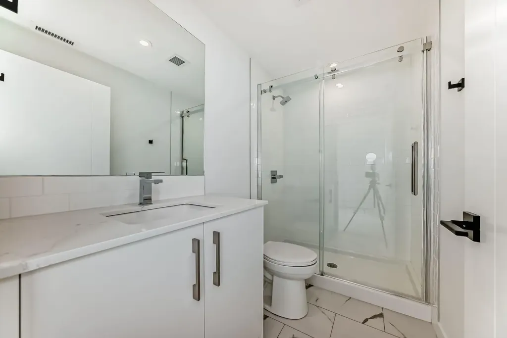 110 18a Street NW Calgary AB T2N 5G5