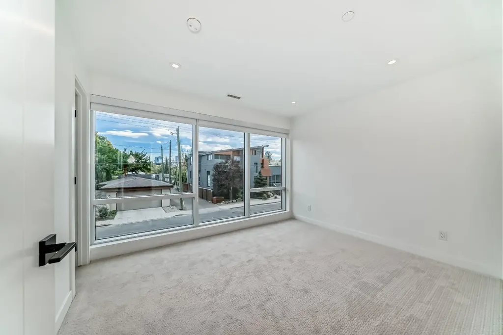 110 18a Street NW Calgary AB T2N 5G5