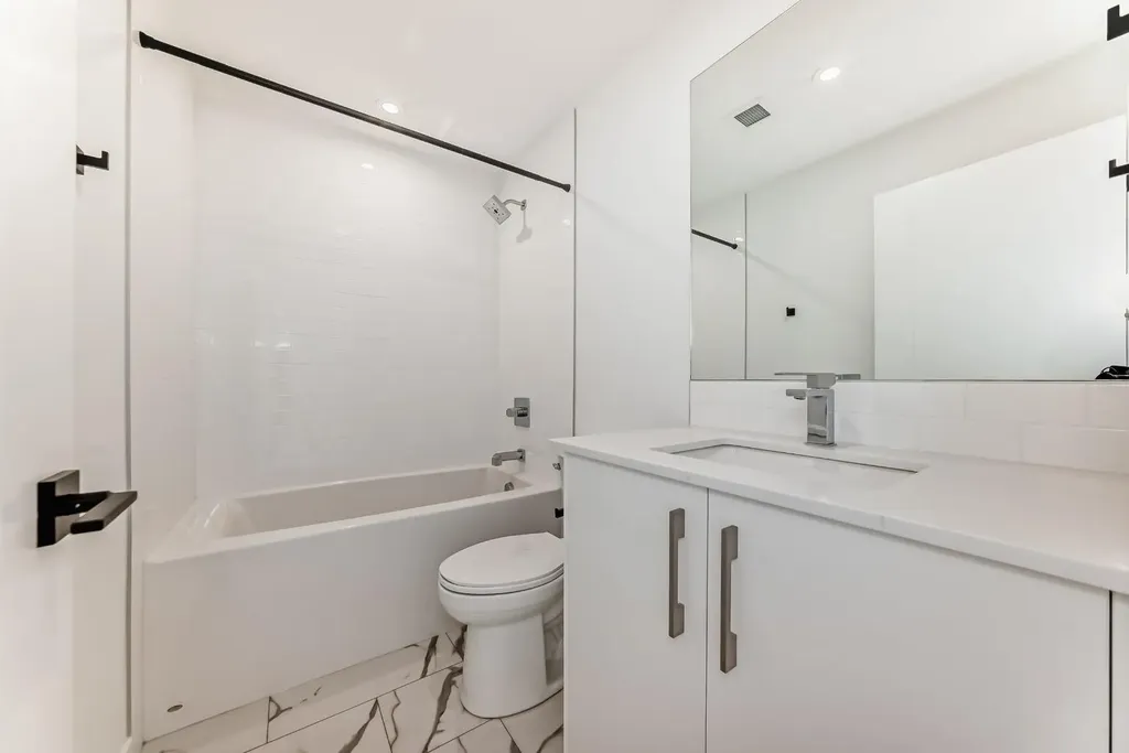 110 18a Street NW Calgary AB T2N 5G5